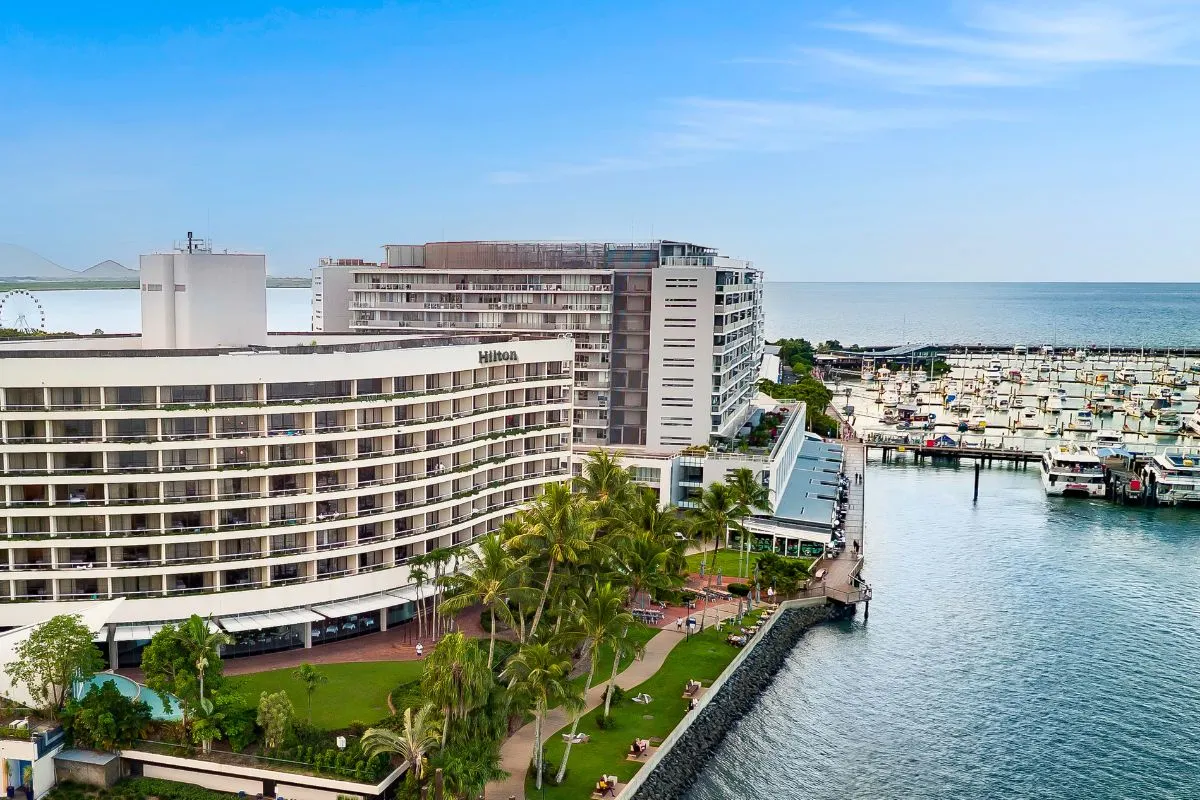 Hilton Cairns