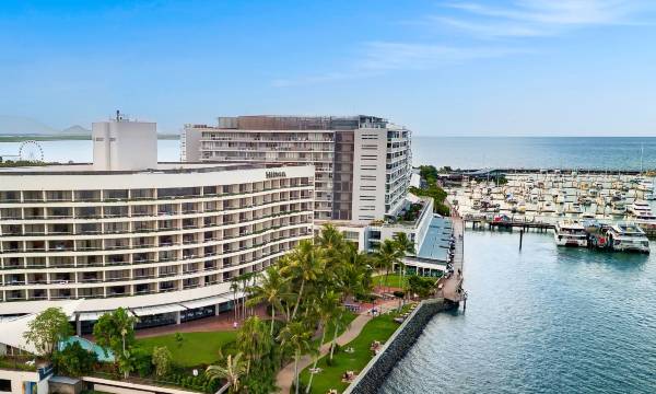 Hilton Cairns