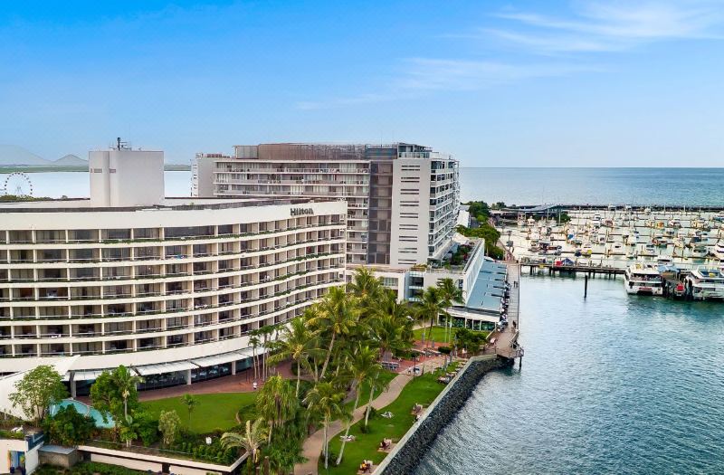 Hilton Cairns