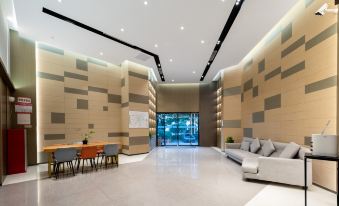 Homeinn Ripple Yun Hotel (Wuhan Wujiashan Dongwu Avenue Light Rail Station)