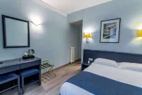 Résidence du Pré Hotels near Folies Bergère