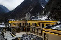 雲端·阿爾民宿 汶川羌人谷スキー場周辺のホテル