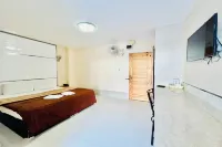 Veerakit Grand Hotel Hotel in zona Wat PA Ban Khao