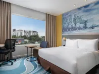 Mercure Jakarta Cikini Hotels near Godila Restaurant