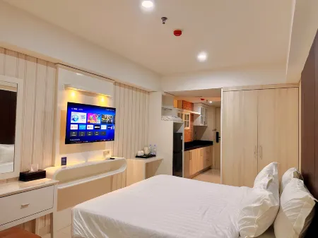 KUMU Warhol Apartment at Louis Kienne View Simpang Lima Semarang Отели рядом с достопримечательностью «Олд Таун»