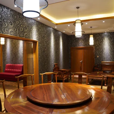 Pinghu Qiuyue Boutique Manor