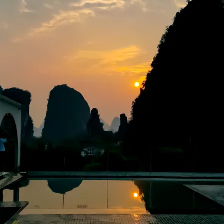 Yangshuo Antiya Hotel (Yulonghe Shili Gallery Store)