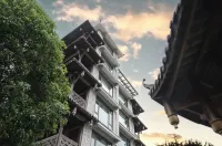 陽朔歸雲檀邸民宿（富里橋竹筏漂流店） 桂林陽朔縣羿春族蜜蜂小鎮附近的飯店