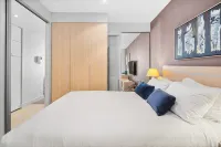 Beachfront at Glenelg Oaks Parking Pool Gym Wi-Fi - balcony
