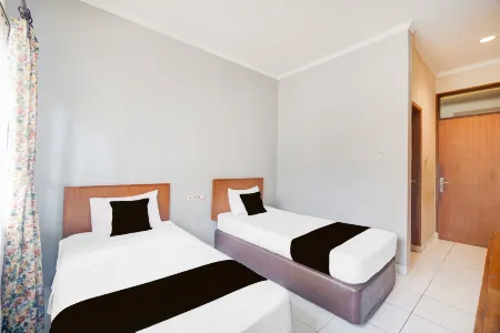 Hotel O Bogor near Taman Safari formerly Hotel Rudian 1 Отели рядом с достопримечательностью «Sunset Point Telaga Saat Puncak»