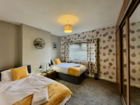 Freeston Great for Contractors or Family Holidays