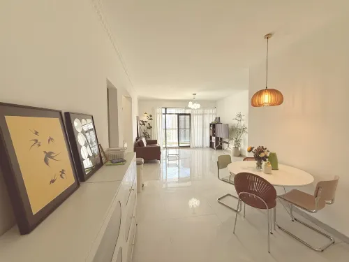 Lili · Female-Only Hostel