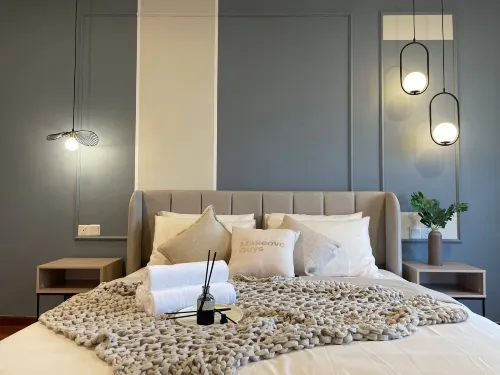 Bukit Jelutong Luxe Stay Hotels in Subang