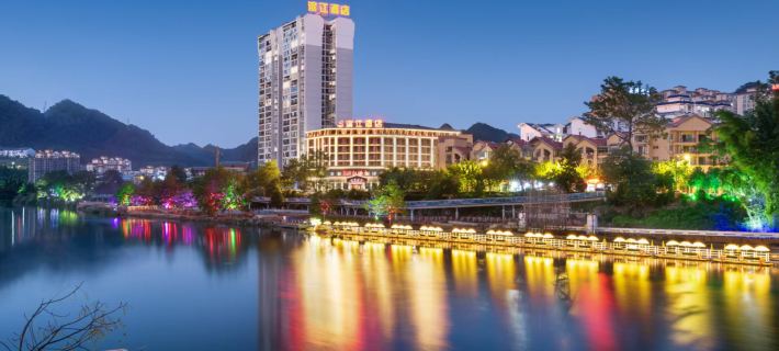 Xiaoqikong Binjiang Hotel Hotele w: Powiat Libo