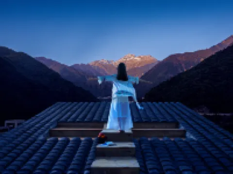 Moyun Yunxia Bieyuan Hot Spring Homestay (Moxi Ancient Town Branch) Hotels in Luding