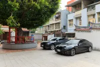 Red House & Old Lane - parcheggio