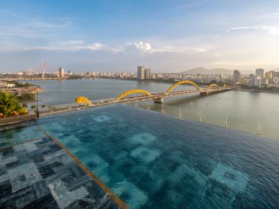 Caro Premium Danang Hotel