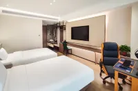 Jingfang E-Sports Hotel (Jiangyin Central Hospital)