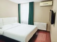 Riyueming Hotel (Dalian Railway Station Youhao Square)