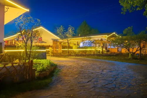雲隱庵·大同雲岡古城観景リゾート民宿