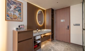 Dunhuang Yanhuan International Hotel