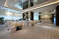 Heguang · ALIENSPACE E-sports Hotel (Chengdu Wenjiang Hopson One Mall Branch)