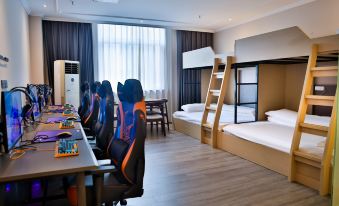 Home Inn Baiyun Hotel (Jinhu Suning Yigou Plaza Branch) - Housity
