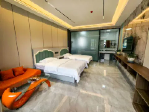 布爾津県沖乎爾鎮山問民宿 喀納斯(カナシ)空港周辺のホテル