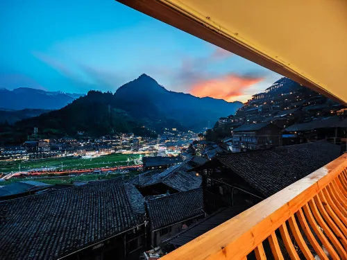 Jinfeng Qitai Boutique Stay (Xijiang Qianhu Miao Village Dongyin Viewing Platform)