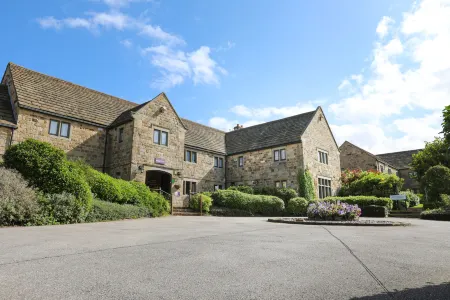 Mercure Barnsley Tankersley Manor Hotel Отели рядом с достопримечательностью «Wise Owl»