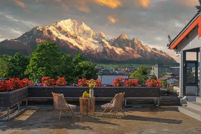 Mi Mian Shan Ju Lumiè re Surneige Jinshan Yingxue | Snow Mountain View Holiday B&B 바이샤구전/백사고진 호텔