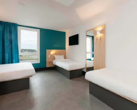 B&B โรงแรมเซ็นต์-เกอร์ส-เด-มาร์น เฮอสซิกอร์ โรงแรมในลองด์