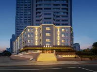 Qingdao 54 square Vientiane city orange Crystal hotel