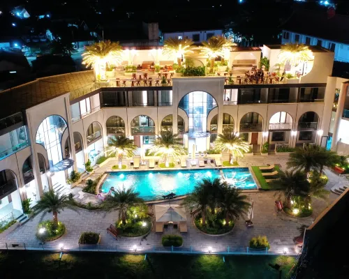 Sunrise Mountain View Resort فنادق في فانغ فينغ