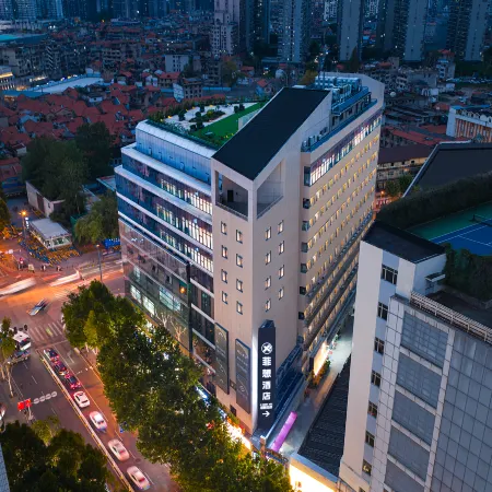 Feixiang Hotel (Wuhan Jianghan commercial street Liuduqiao Metro Station)