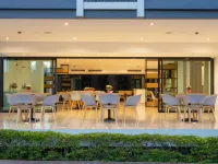 Fourium Pattaya Hotel & Serviced Residence Hotels near Pattaya Hill