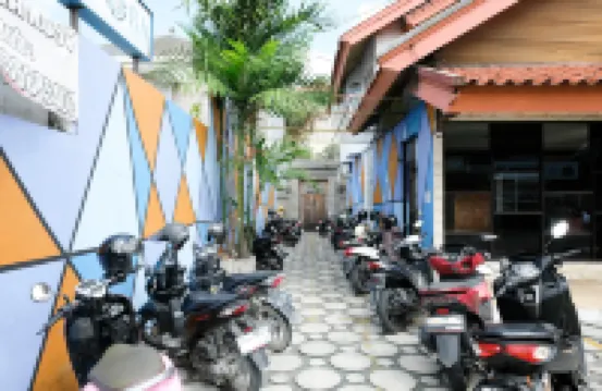 RedDoorz Plus @ Mahendradatta Denpasar Hotels near Mahendradatta