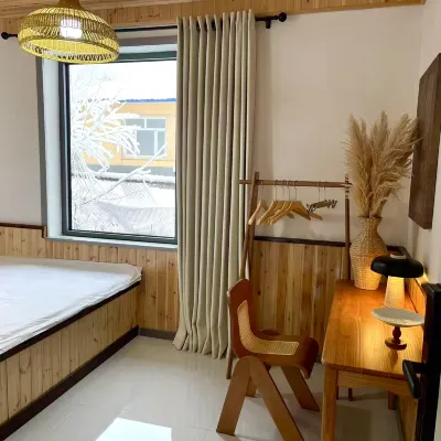 Xiangye · Qitinxue The Beauty of The East Snow View Homestay (Snow Town Scenic Area) Hotels near Snow Valley
