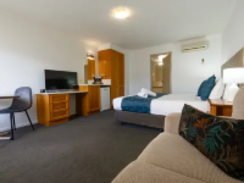 Waves Motel and Apartments Hotels in Warrnambool