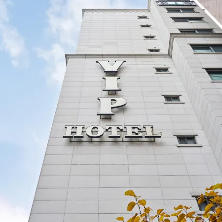 Yeongdeungpo VIP Hotel Отели рядом с достопримечательностью «Парк Йоидо»