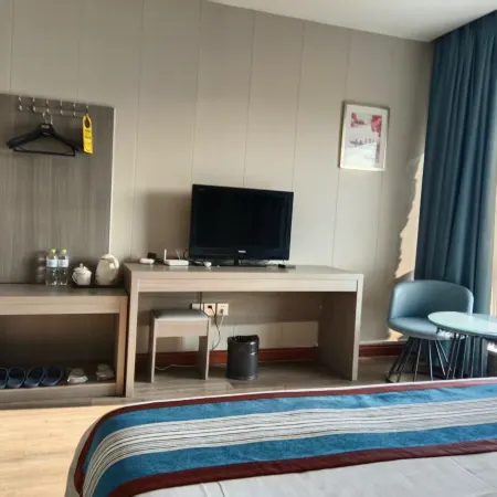 Pingyi Jinbo Express Hotel