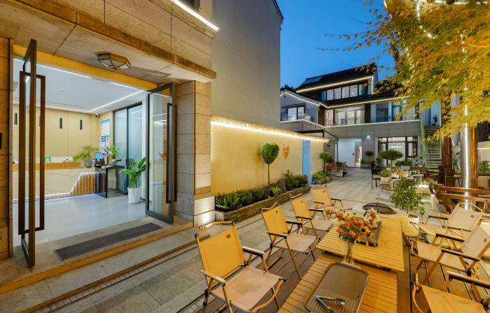 Yuejia Hotel (located within the Xitang Ancient Town Scenic Area)