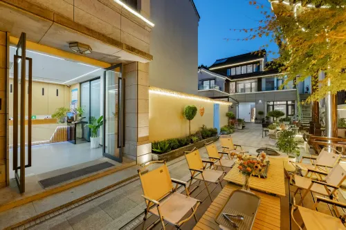 Yuejia Hotel (located within the Xitang Ancient Town Scenic Area)