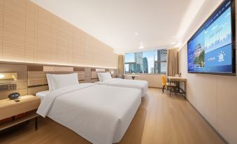 Home Inn Plus (Chongqing Jiefangbei Hongyadong Branch)
