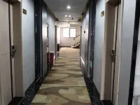 Near Shuihaitian Holiday Hotel - Evcil Hayvan Kabul Edilen Alan