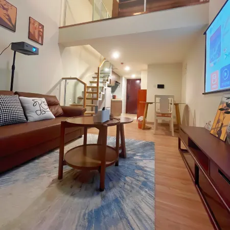Yuju Loft Apartment (Maoming Dianbai Wanda Plaza)