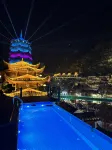 Xingyi Qiangu Jiuye Bed and Breakfast (Fenglin Buyi Scenic Area Branch) - สระว่ายน้ำแบบอินฟินิตี้