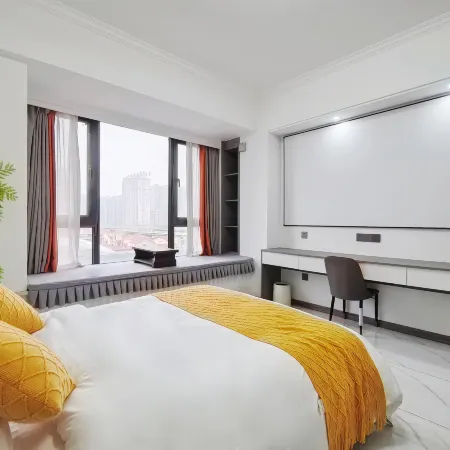 Yiduo Light Luxury Apartment (Linghu Wanda)