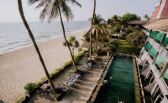 尼甘布伯爵麗晶飯店 住宿飯店