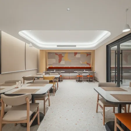 Homeinn Selected Hotel (Lixin Wanda Plaza)